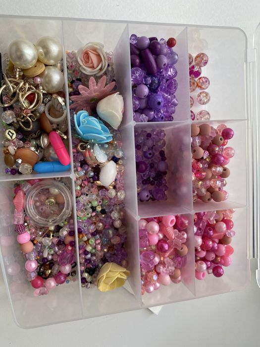 Два набора для бусинок