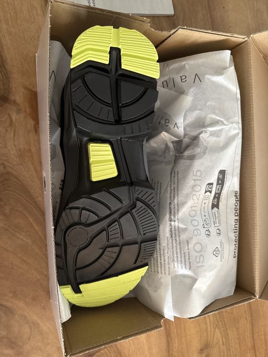 Обувки работни Uvex