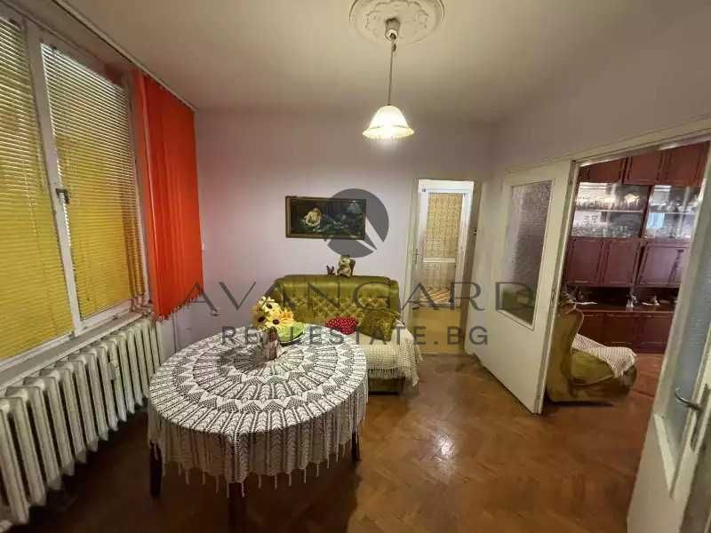 Продава се Тристаен апартамент в Пловдив, Център - 100 кв.м за 1530 €/кв.м - Снимка #2