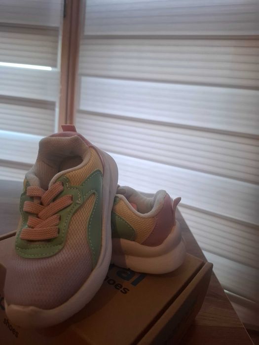 Детски цветни  маратонки