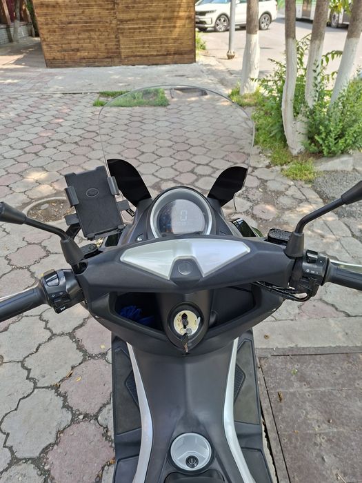 Продам скутер 2023 года