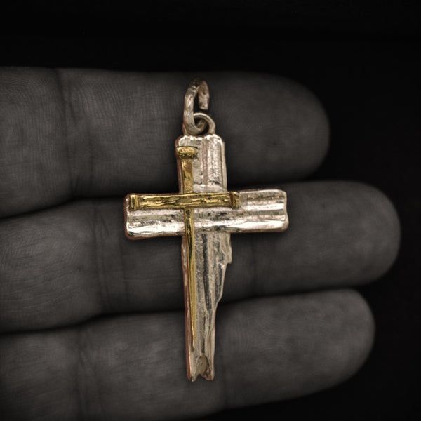 Сребърен медальон 925 – масивен мъжки кръст, символ на вяра