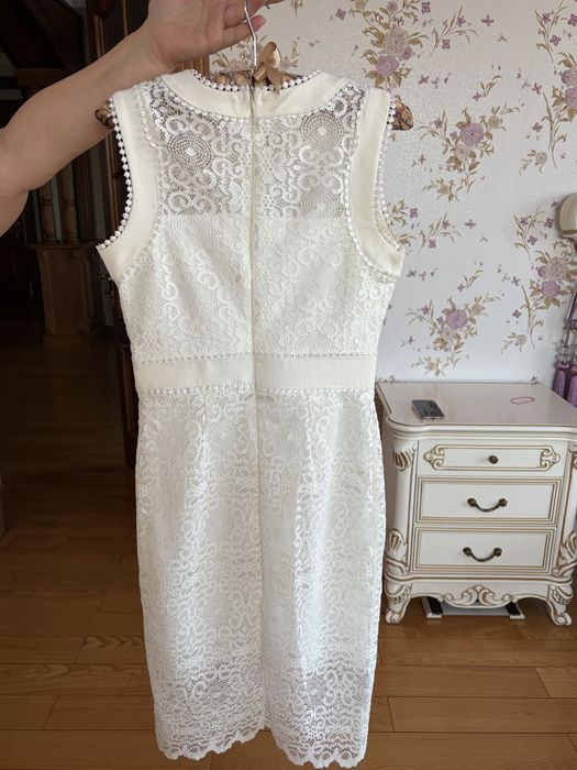 Продам платье белое , размер S