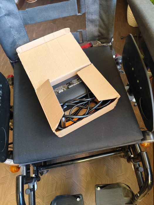 Акумулаторна инвалидна количка