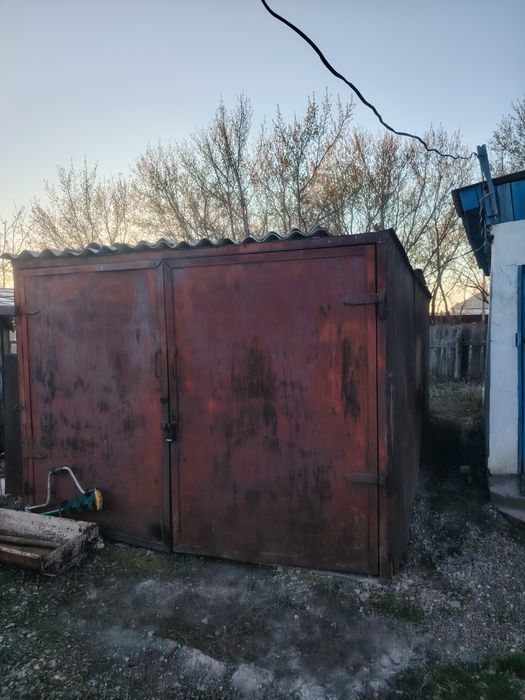 Продаю железный гараж