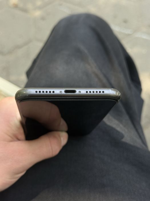 iPhone 11, 85%, целка