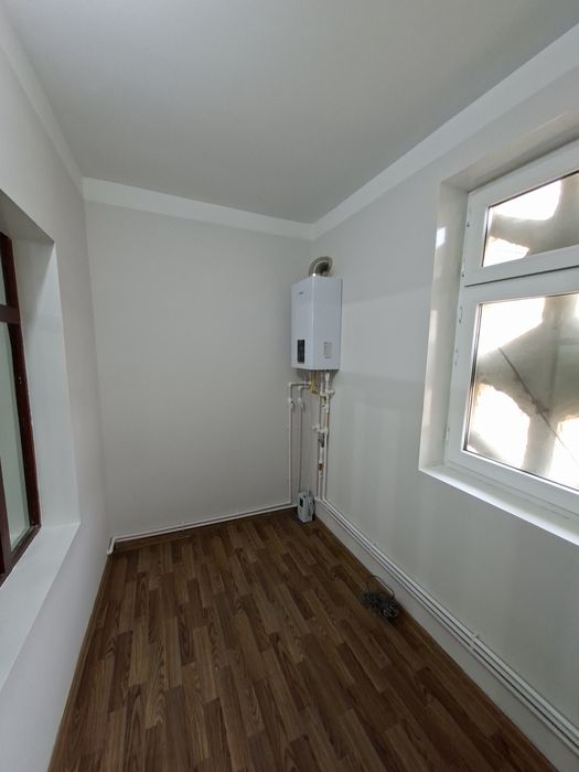 Урганч марказида зўдлик билан 2 хонали квартира сотилади