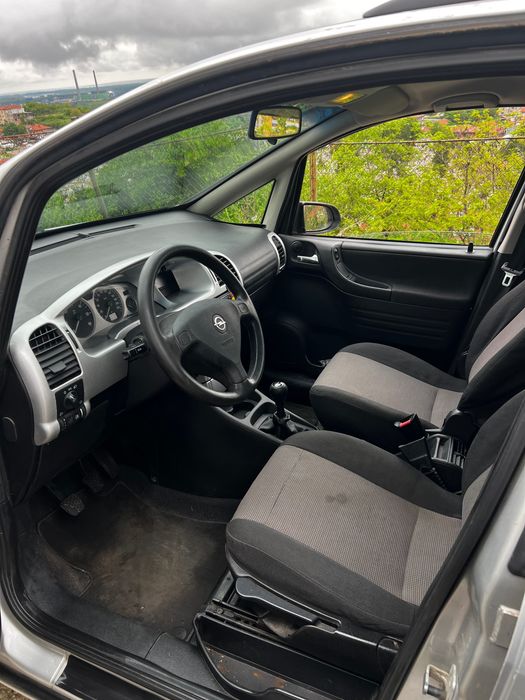 Opel Zafira 2.0 DTI 2005г.