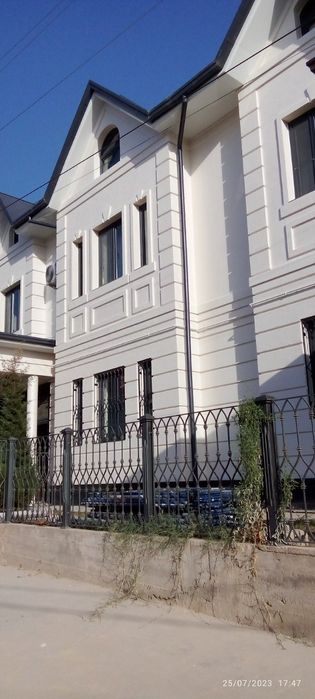 Travertin aksiya narhlarda ulgrup qolig