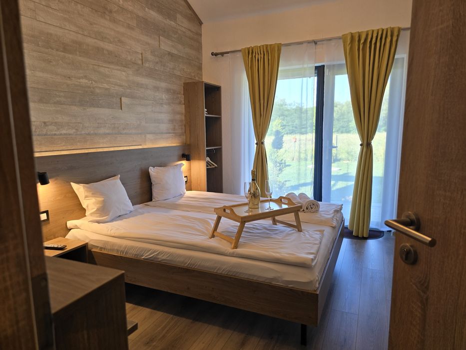 Cabana cu piscina încălzită si jacuzzi