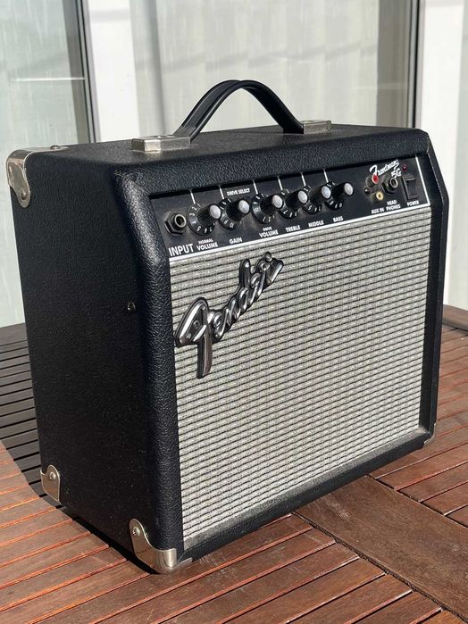 Продава 15-ватов  усилвател за китара Fender 15G („кубе“) .60 €