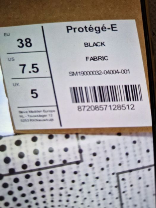 Adidadi dama Stan Smith si Steve Maden