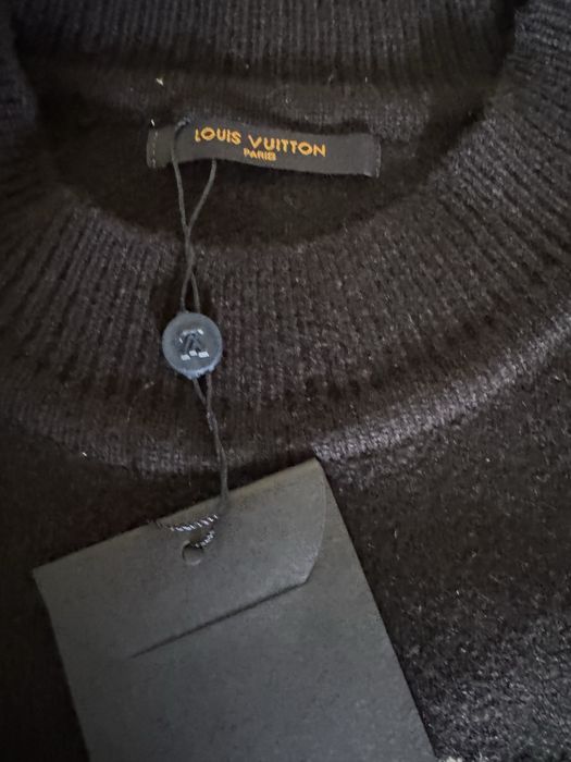 Louis vuiiton и ysl пуловери