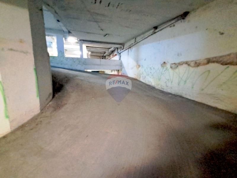 Подземно паркомясто под наем до Терапията, Варна Т4034