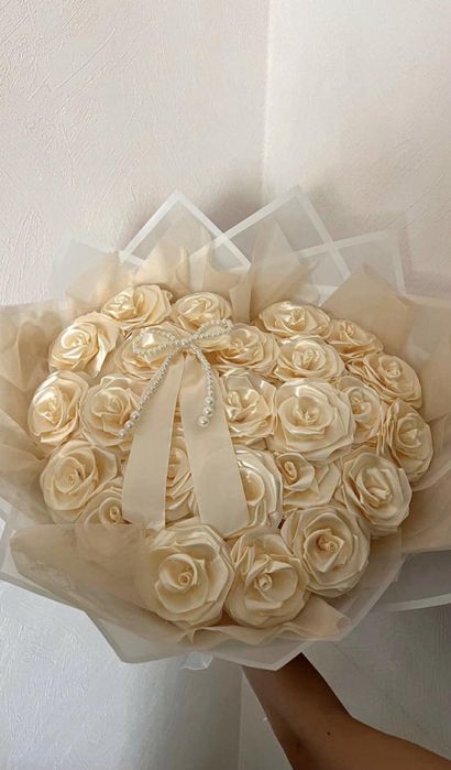 Buchete de trandafiri din satin și săpun