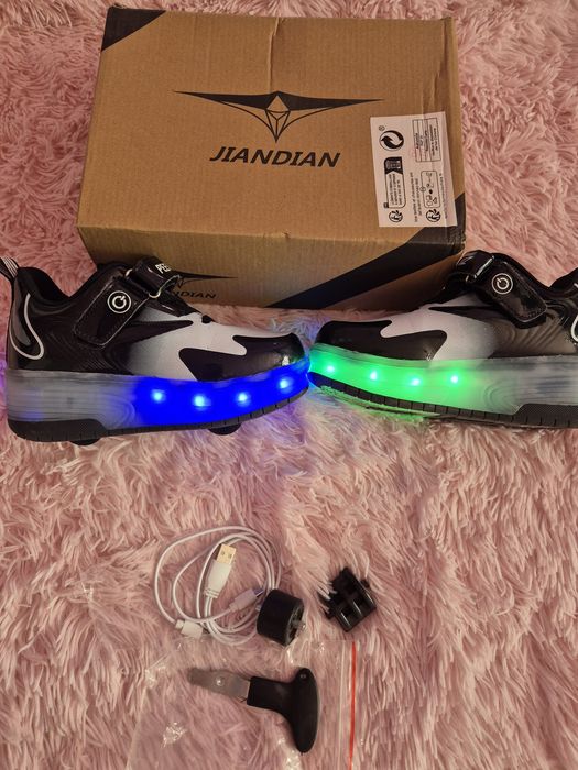 Детски обувки светещи