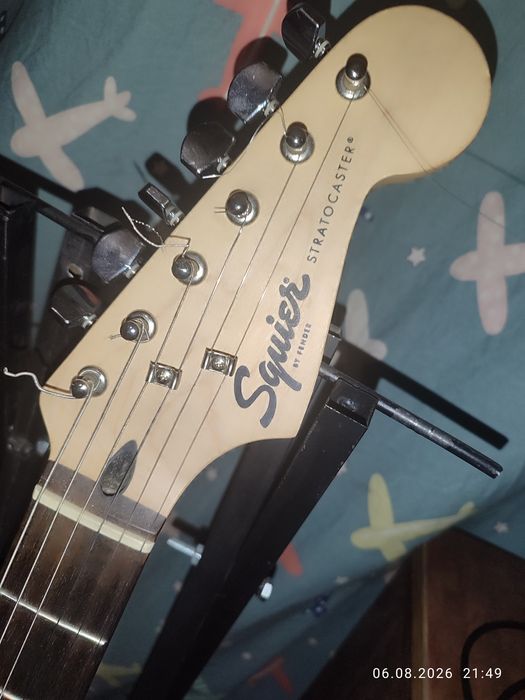 Электрогитара Squier Bullet Stratocaster