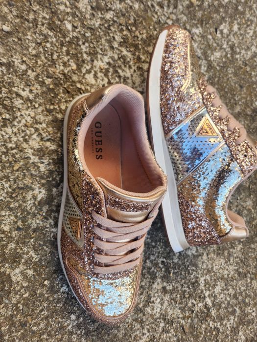 Сникърси Guess 38