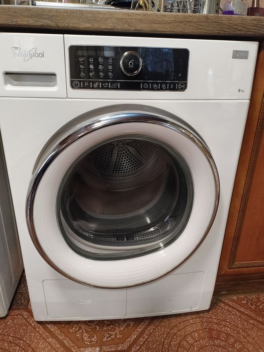 Продавам сушилня Whirlpool