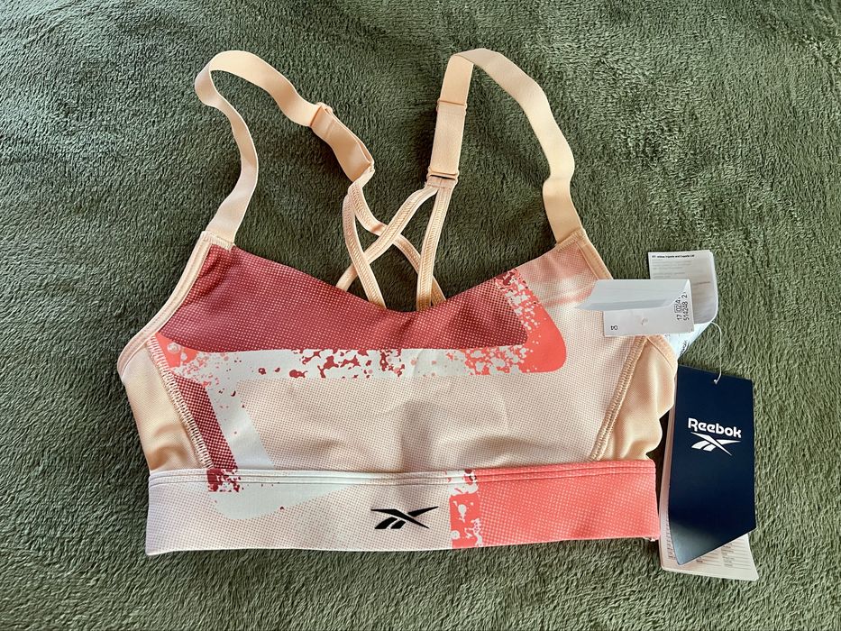 Спортен чисто нов топ Reebok