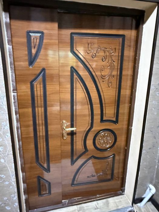 Eshiklar sotiladi b/u