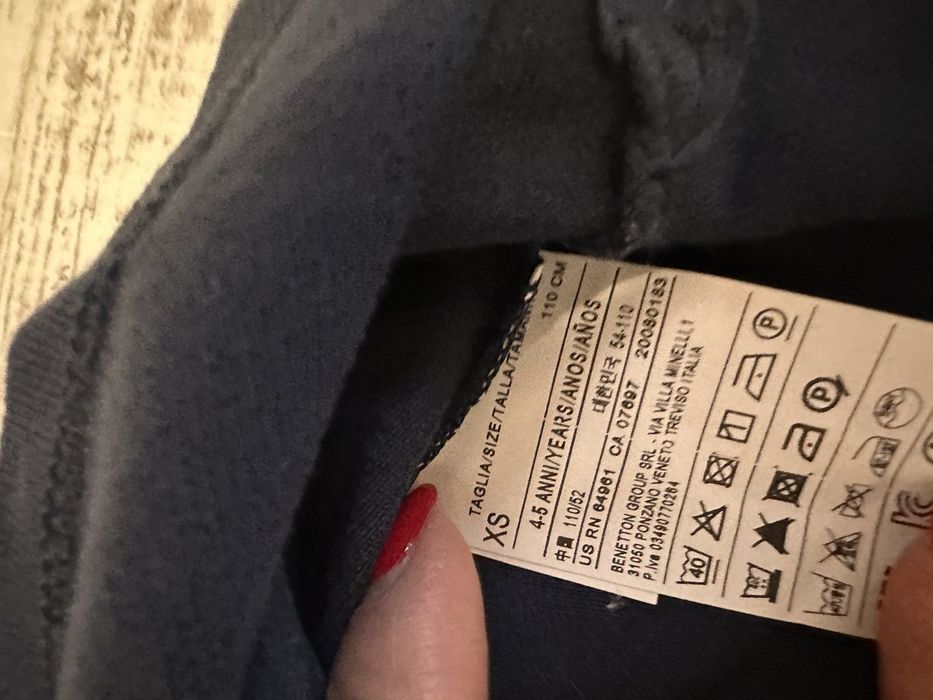 Детски блузки бенетон 4-5 год