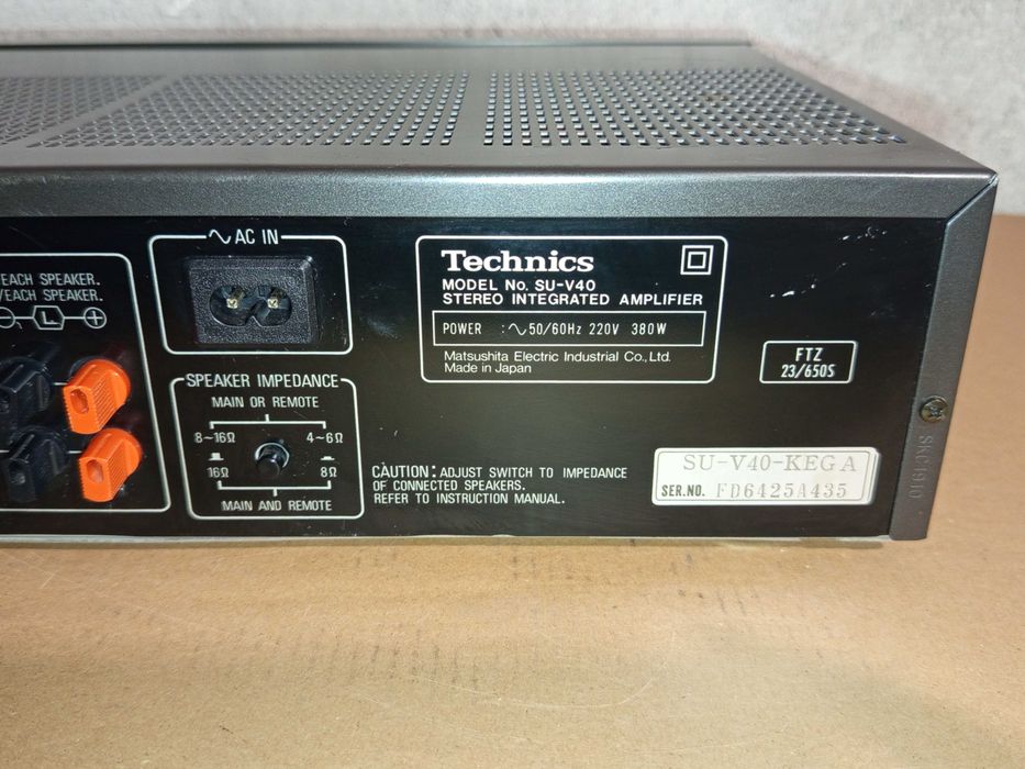 Стерео усилвател Technics SU-V40