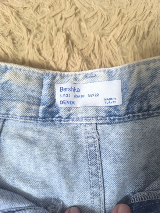 Продам шорты джинсовые