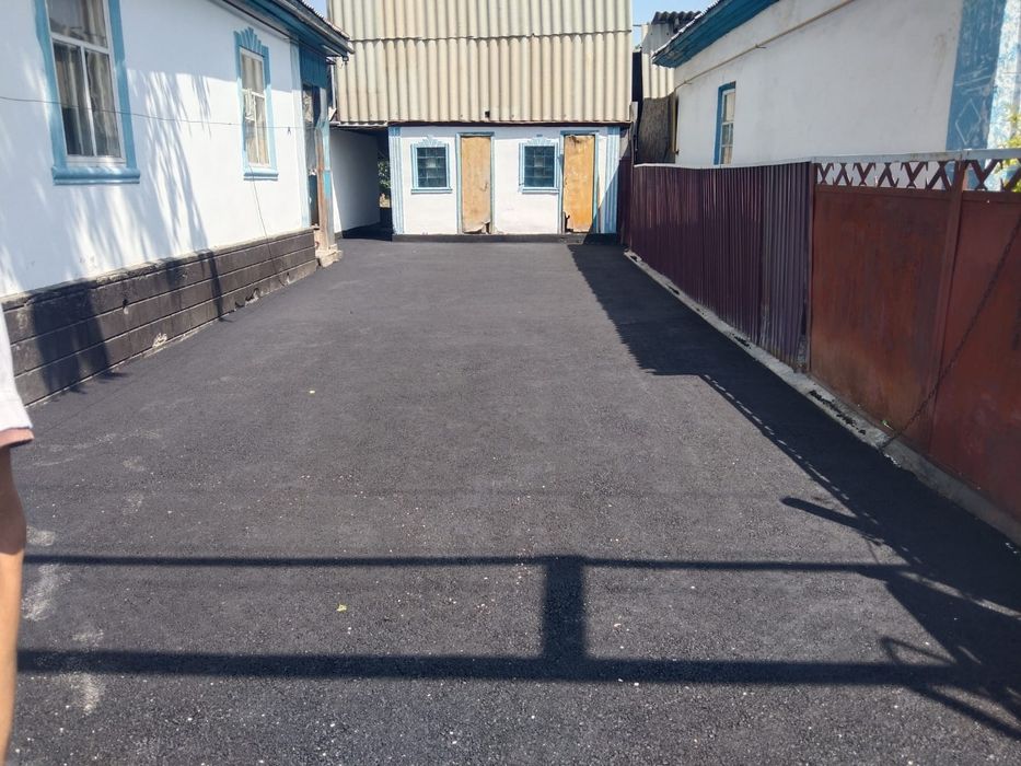 Асфальтируем дворы.