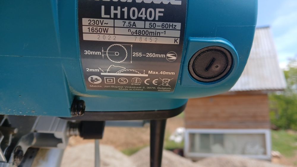 Vand circula Makita LH1040F