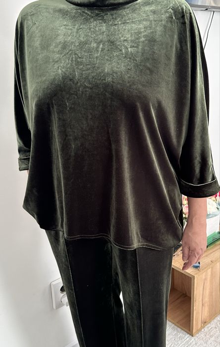 Продам женский костюм