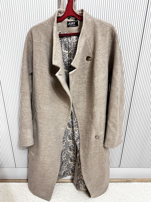 Пальто весеннее с ремешком