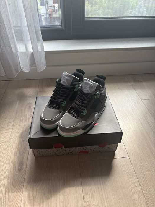 Jordan 4 Green Glow