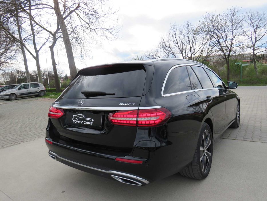 Mercedes-Benz E300DE 4x4 Hybrid 2022