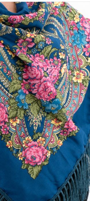 Batic/ sal 107x107  cm cu franjuri