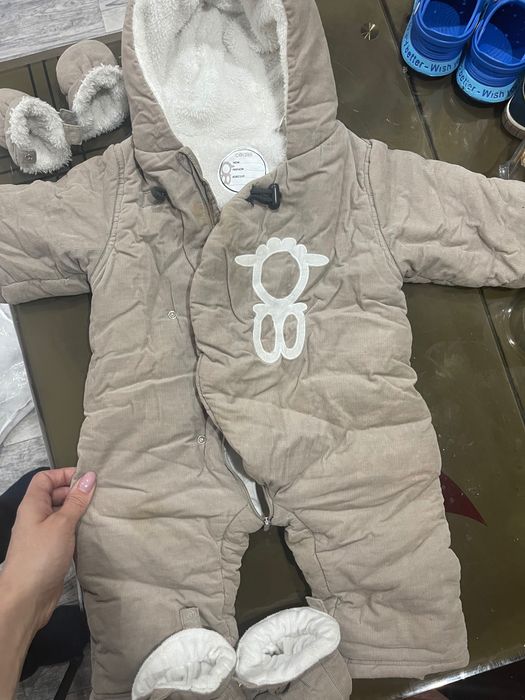 Продам комбинезон на малыша