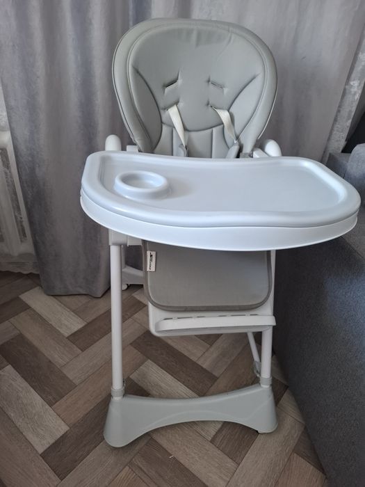 Продам столик для кормления