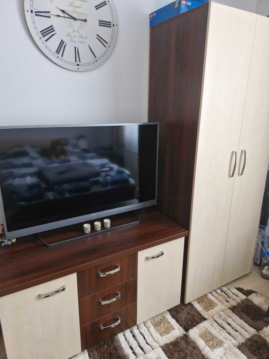 Mobila dormitor, dulap si comodă