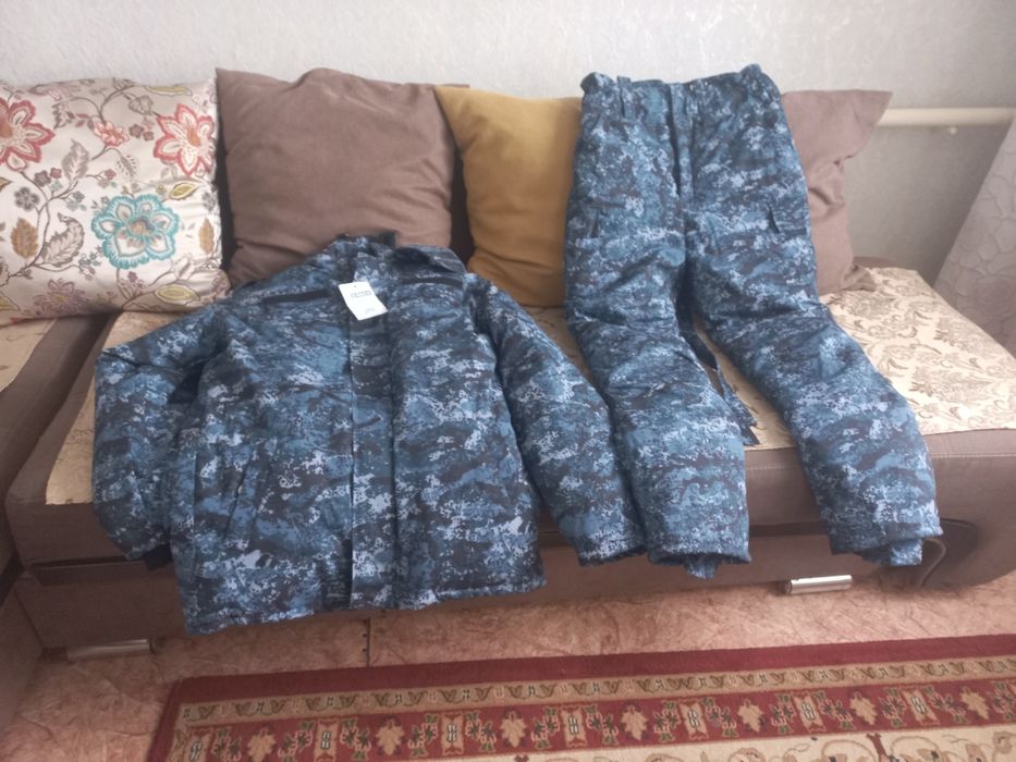 Продам новую зимнею форму