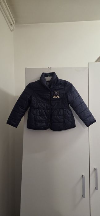 Geaca fetite Tommy Hilfiger originala marime 2 ani bleumarin,stare foarte buna