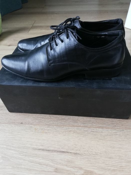 Туфли черные Roberto Rossi и кроссовки Adidas