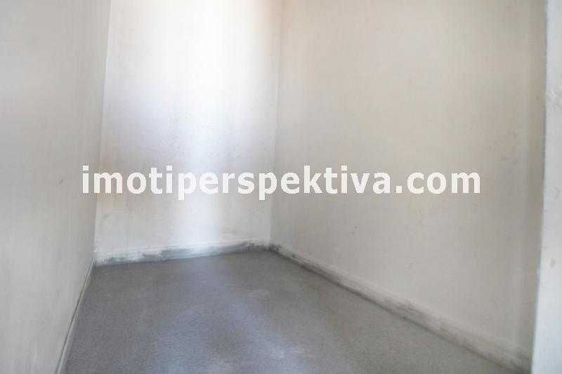 Продава се Тристаен апартамент в Пловдив, Остромила - 96 кв.м за 1092 €/кв.м - Снимка #7