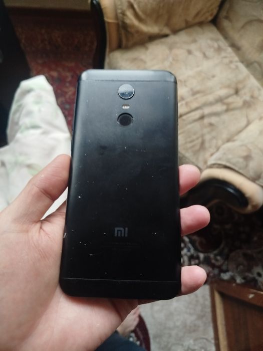 Срочно сотилади Redmi 5 plus 3/32