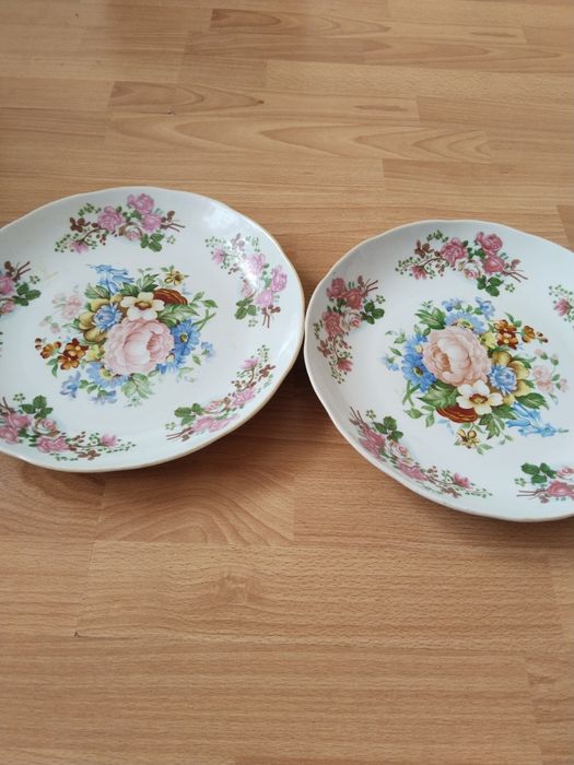 Продаю большие блюдцы