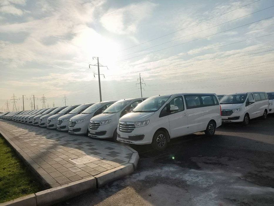 Jac M3 9к  Минивен