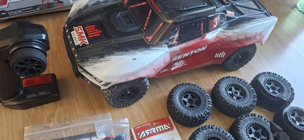 Traxxas slash 4x4 ultimate & Arrma senton 223S