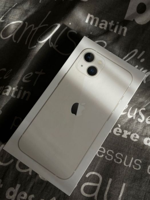 Продам iPhone 13