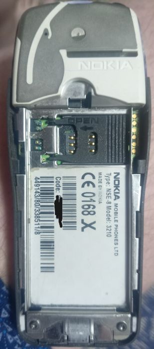 Nokia        3210