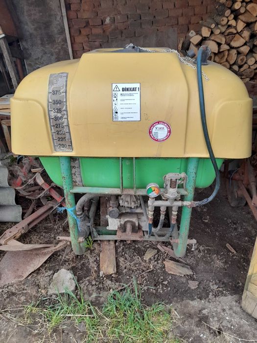 Щангова пръскачка 400 литра.