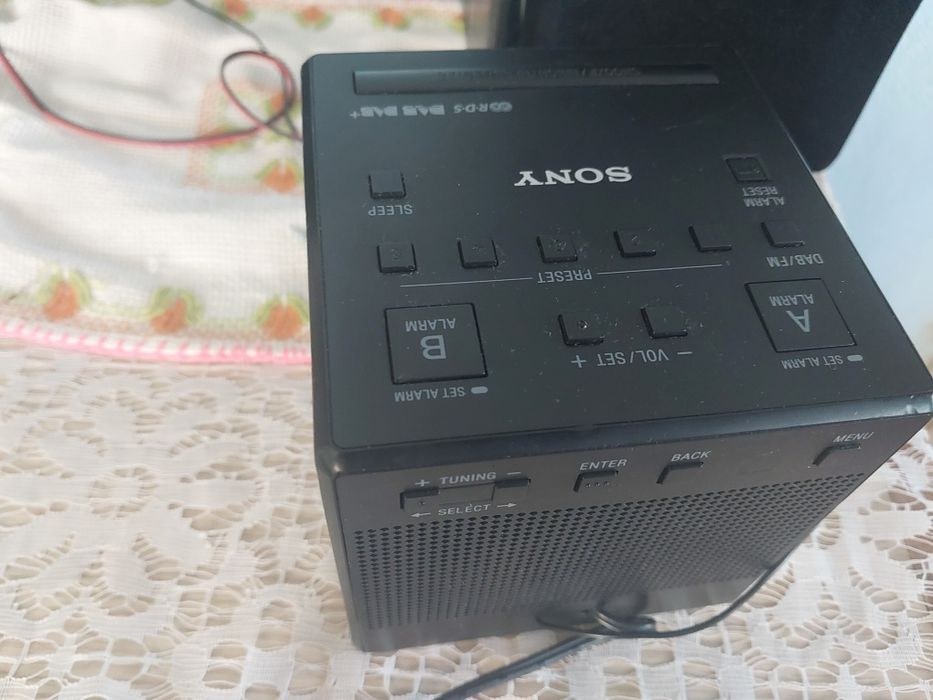 Radio cu ceas Sony XDR-C1DBP